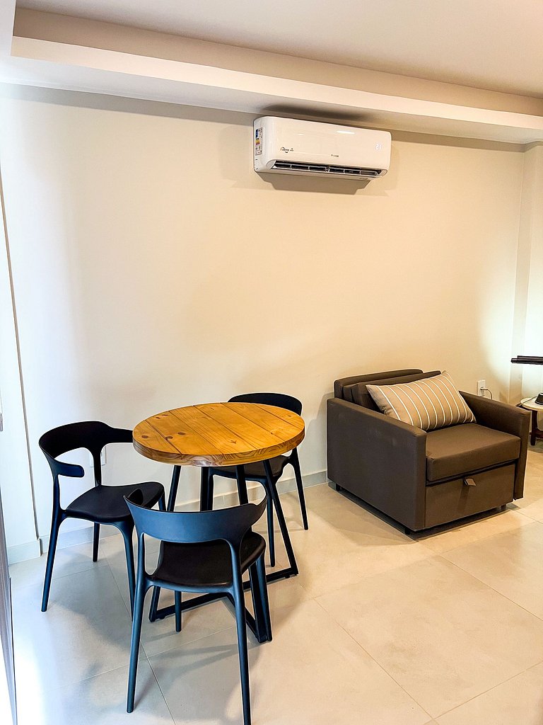Flat elegante com varanda - 201 Villa Noah