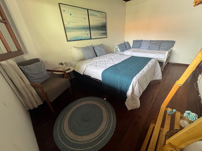 Quarto Confortável | Banheiro Externo exclusivo