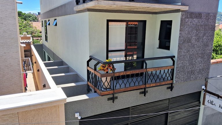Flat elegante com varanda - 201 Villa Noah